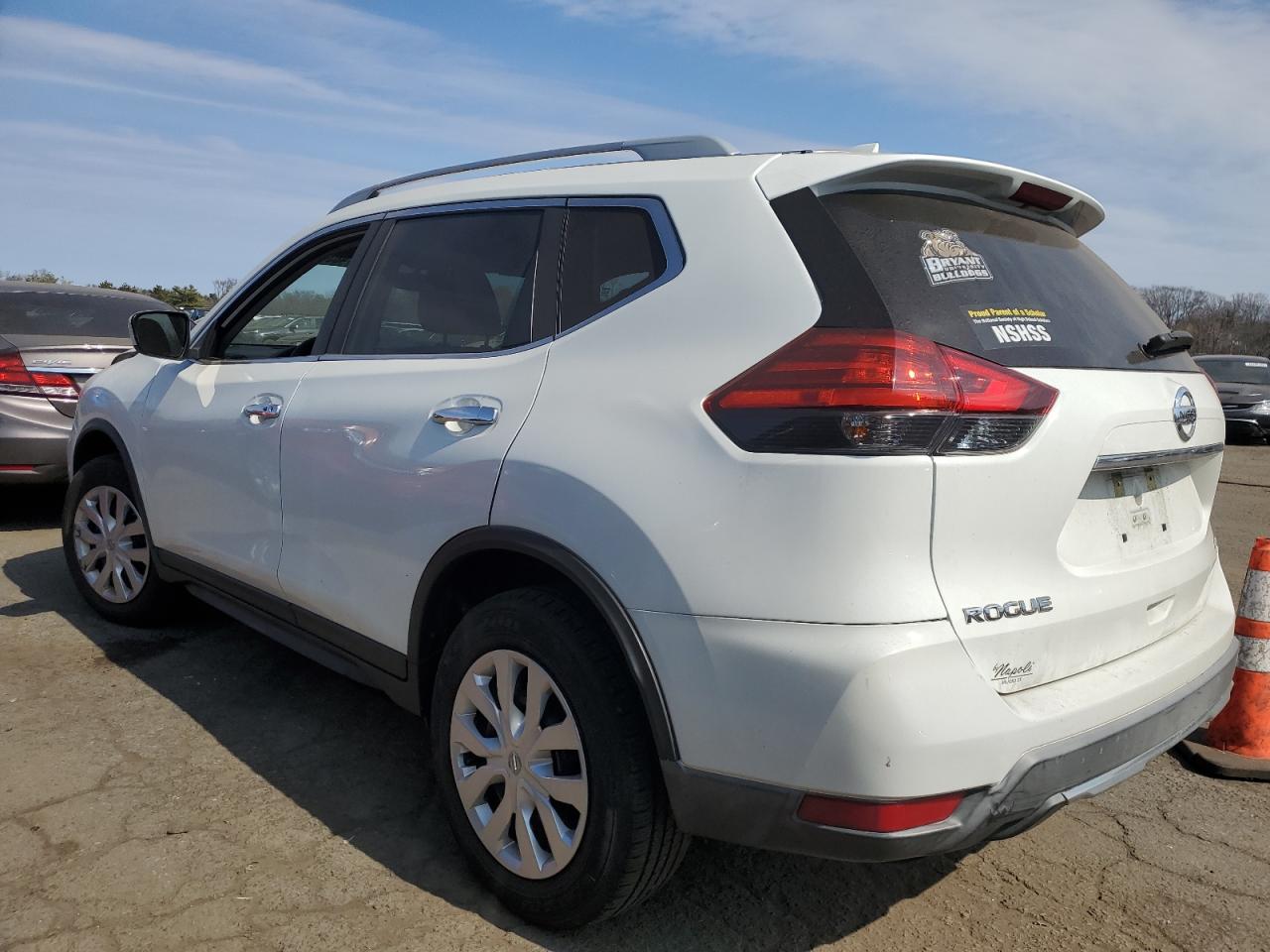 2017 Nissan Rogue - Image 2