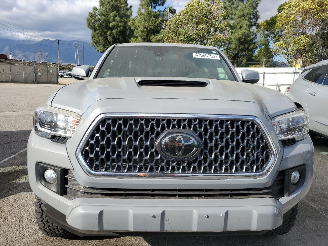 2018 Toyota Tacoma - Image 5