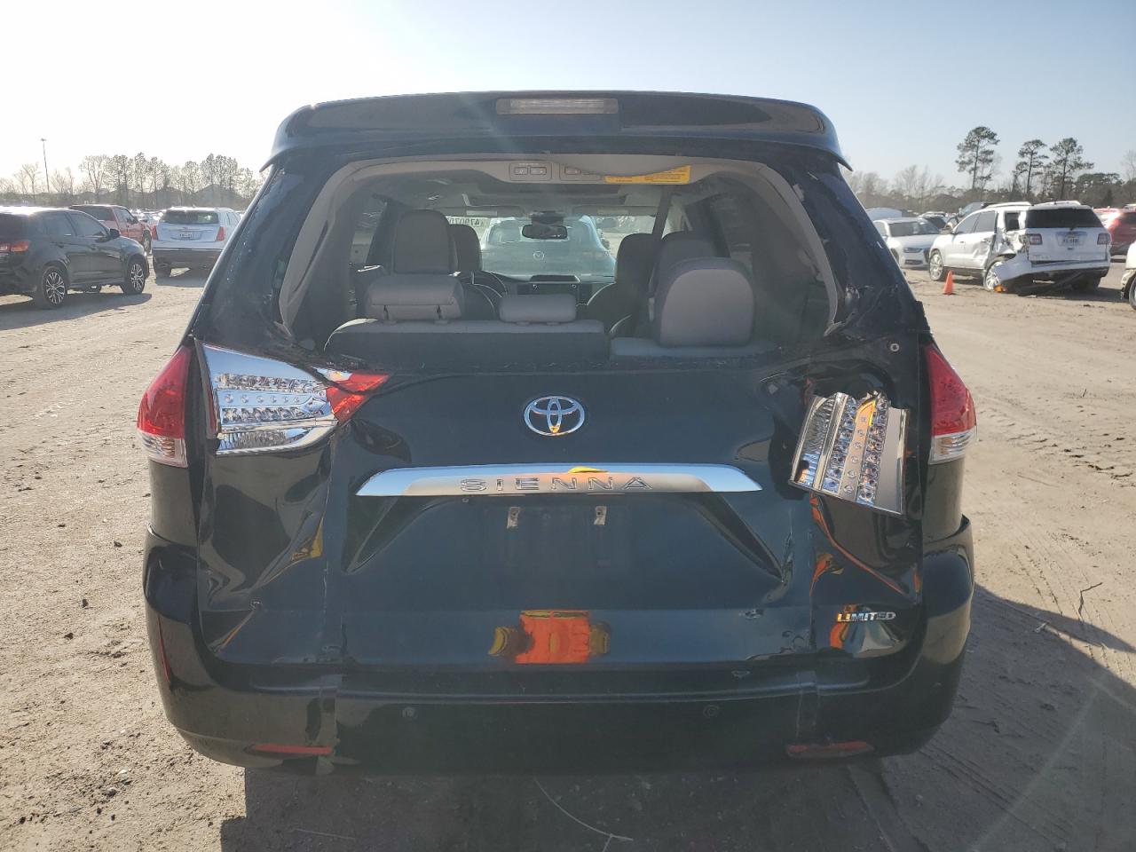 2012 Toyota Sienna - Image 6