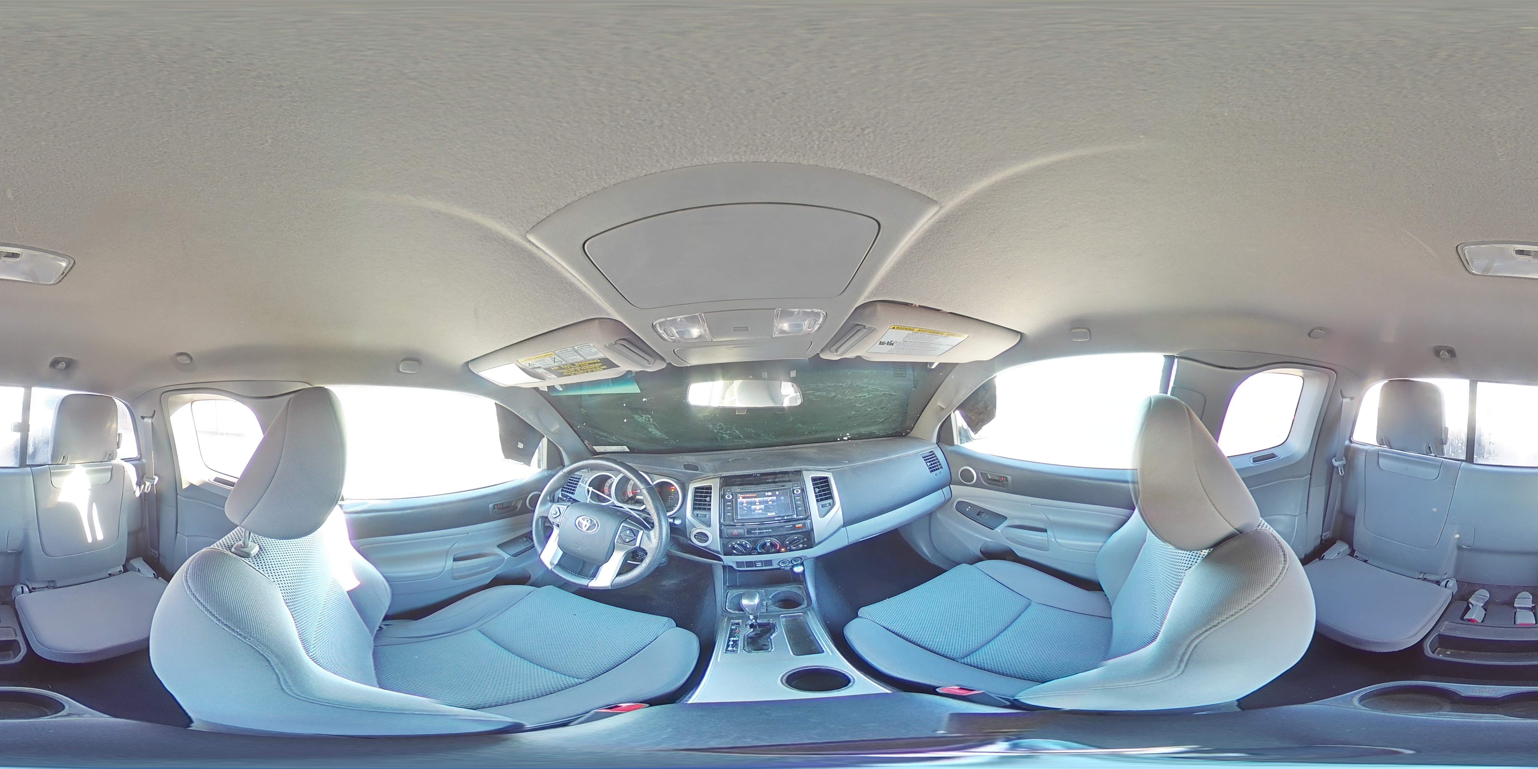 2015 Toyota Tacoma - Image 14