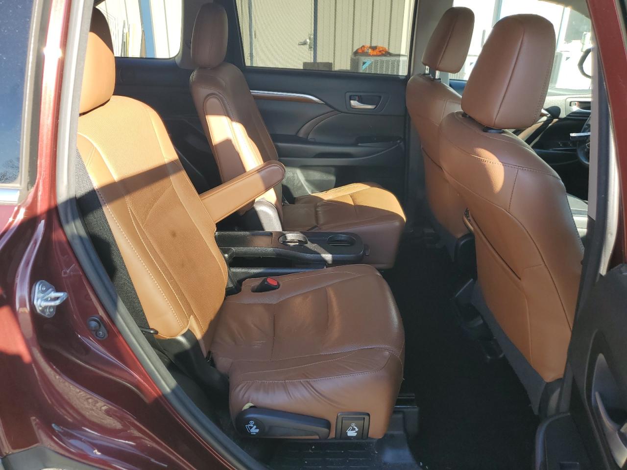 2018 Toyota Highlander - Image 11