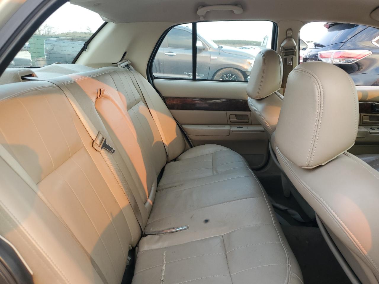 2004 Mercury Grand Marquis Gs VIN: 2MEFM74W44X627148 Lot: 50397395