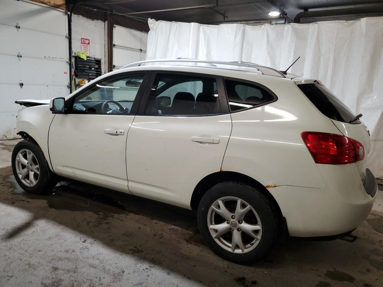 2008 Nissan Rogue - Image 2