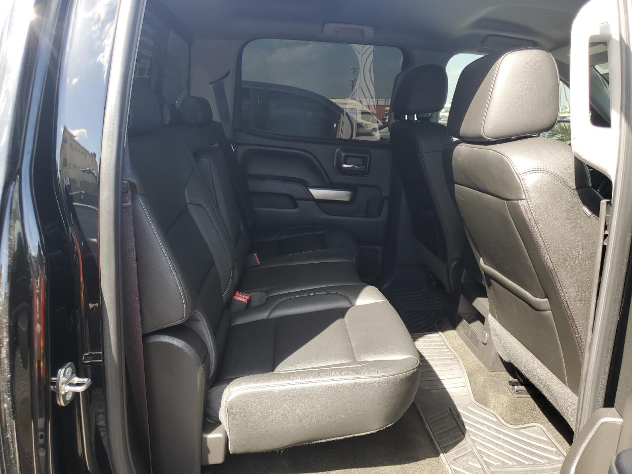 2017 Chevrolet Silverado - Image 10