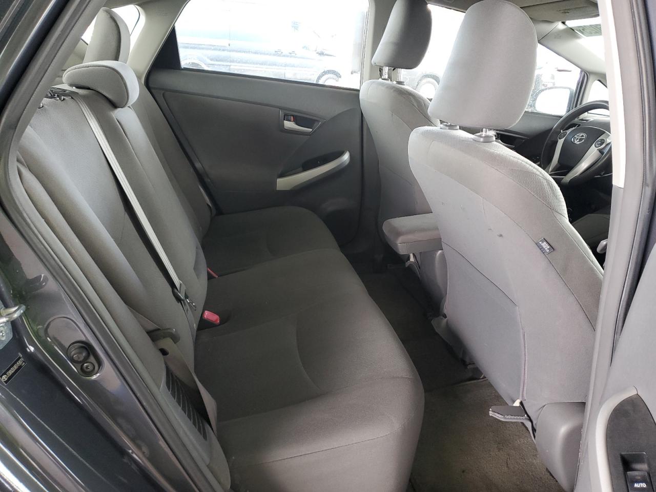 2011 Toyota Prius - Image 10