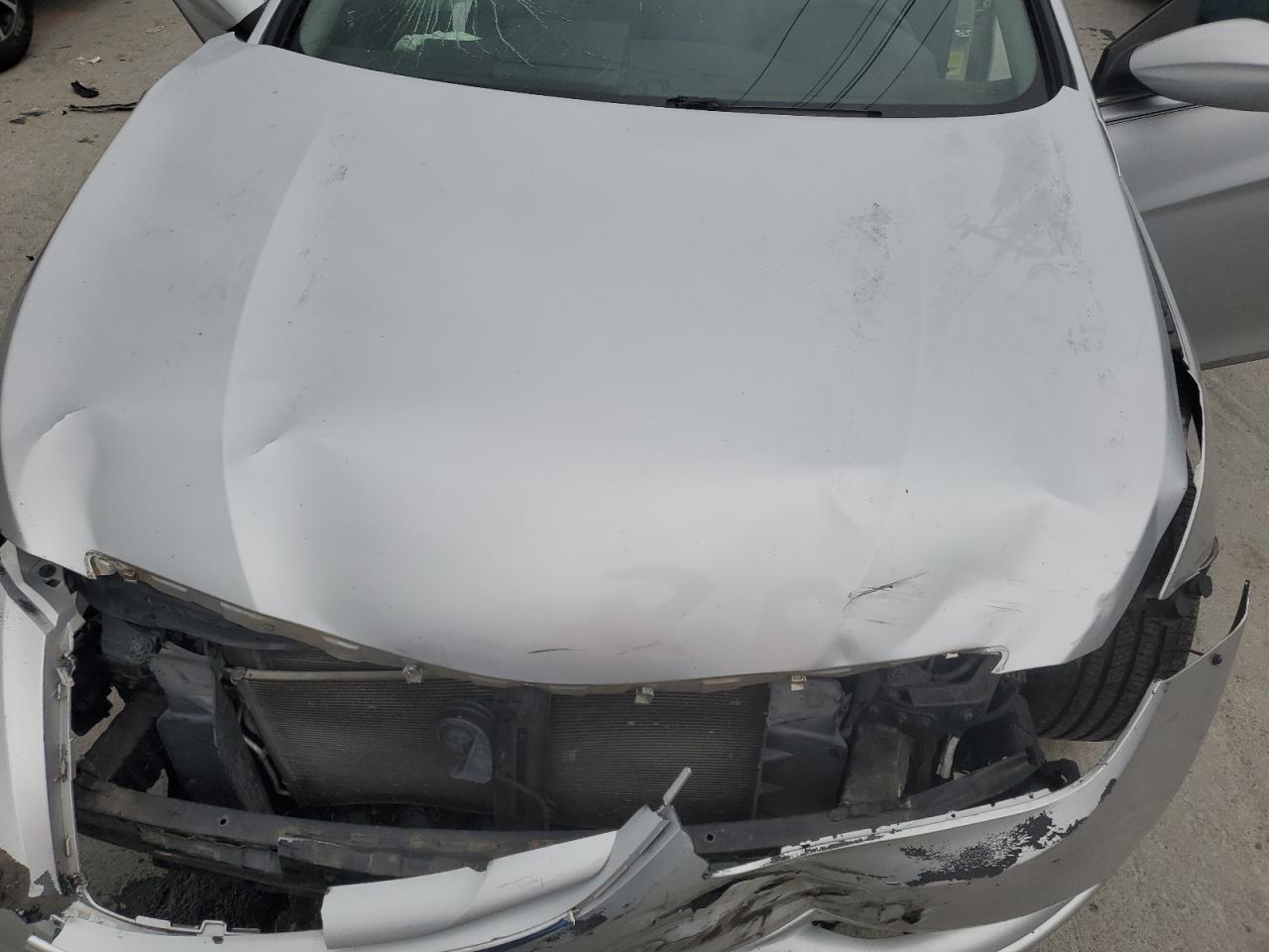 2012 Hyundai Sonata - Image 13