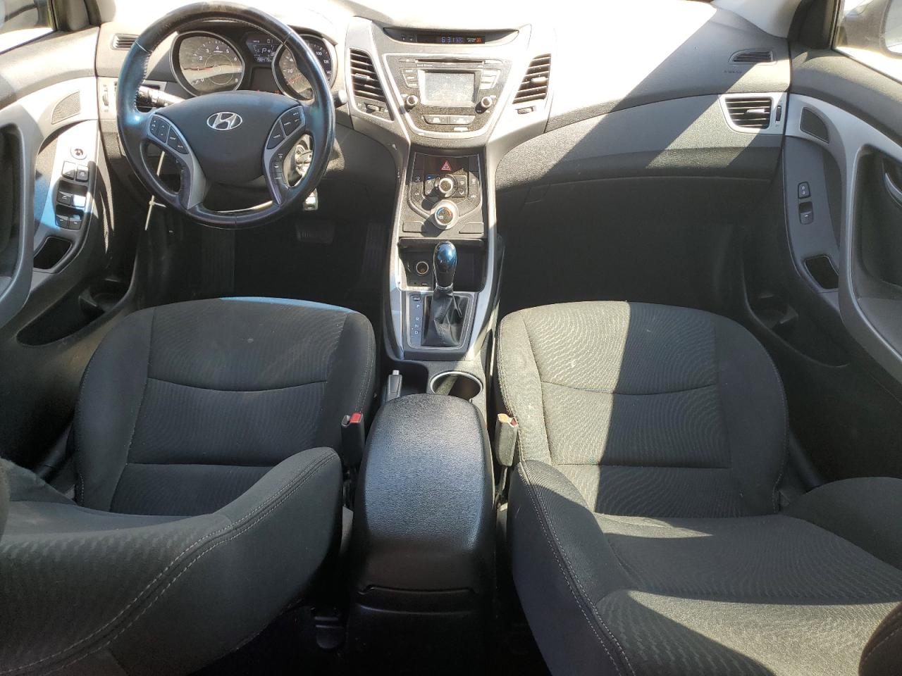2015 Hyundai Elantra - Image 8