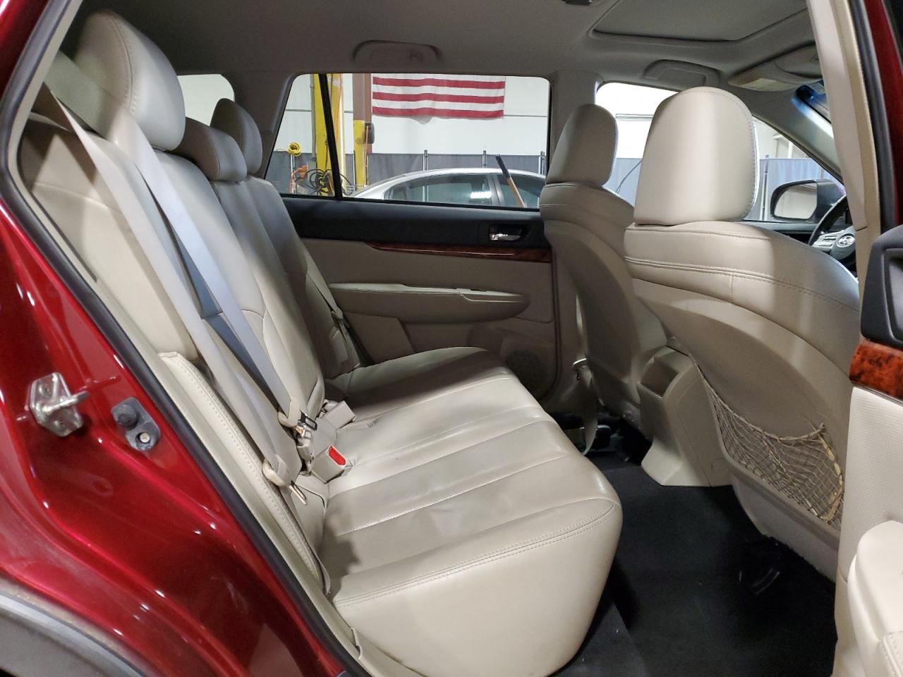 2011 Subaru Outback - Image 11