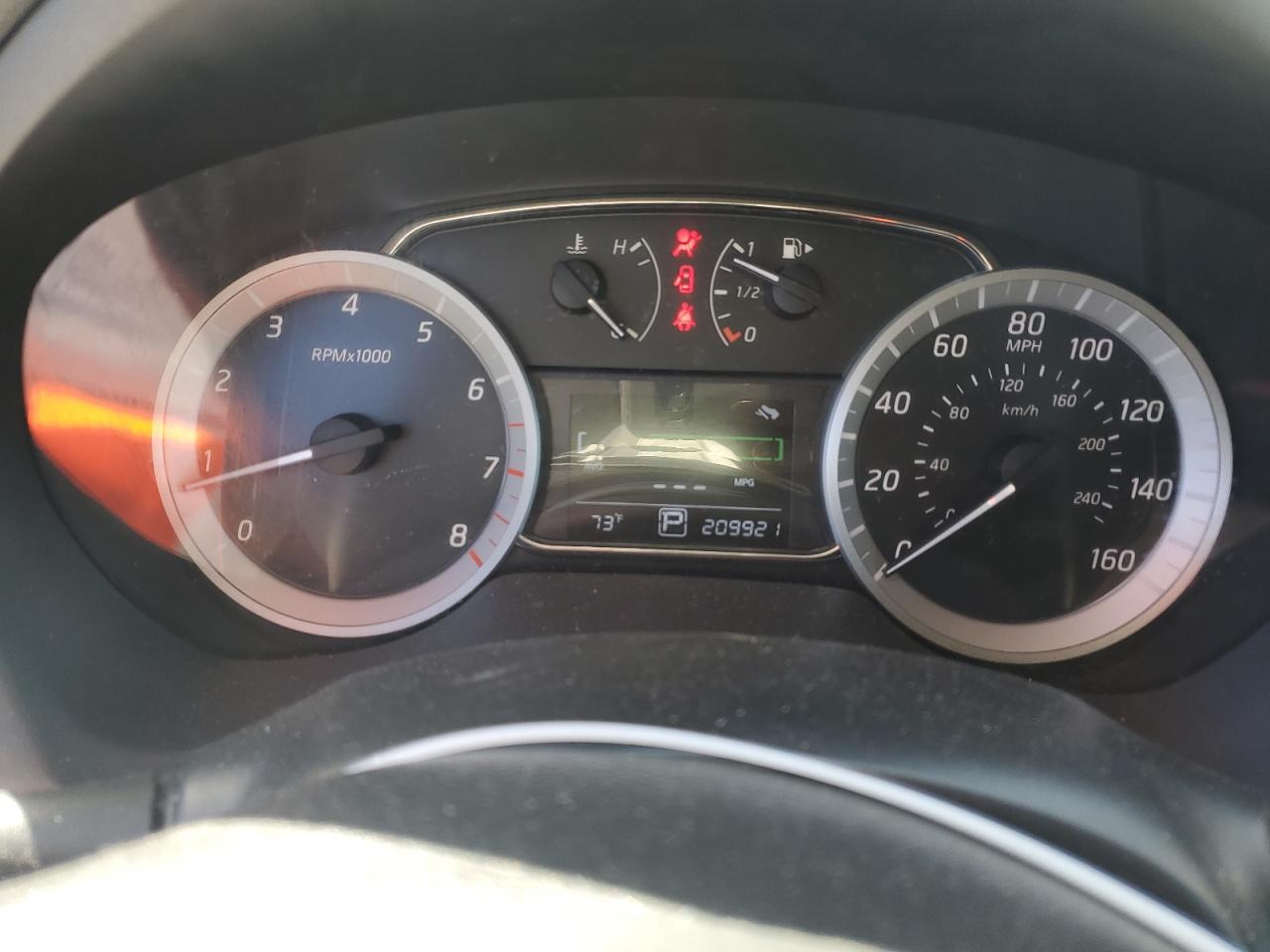 2015 Nissan Sentra - Image 9