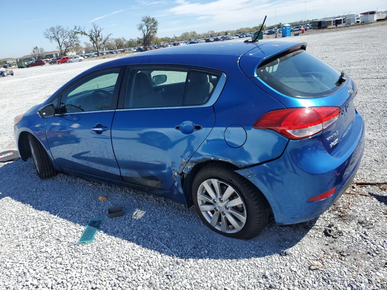 2015 Kia Forte - Image 2