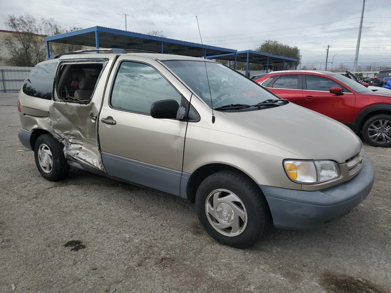 2000 Toyota Sienna - Image 4