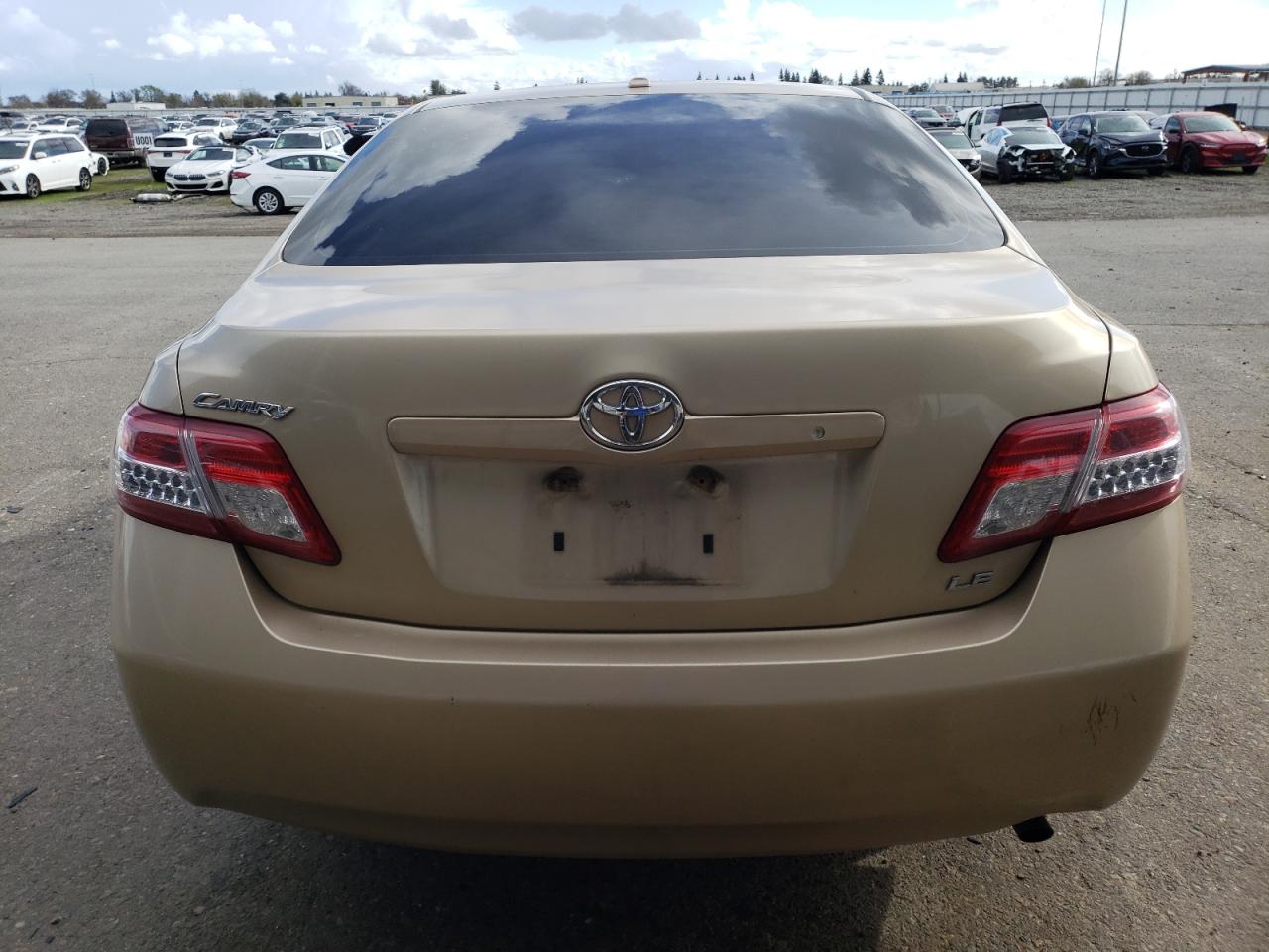 2011 Toyota Camry - Image 6