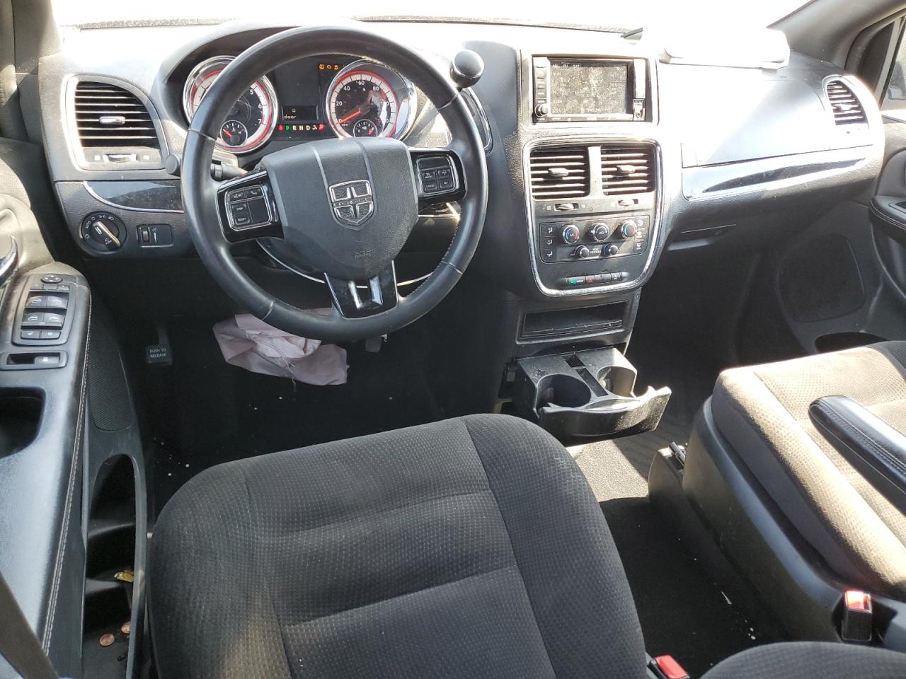 2018 Dodge Caravan - Image 8