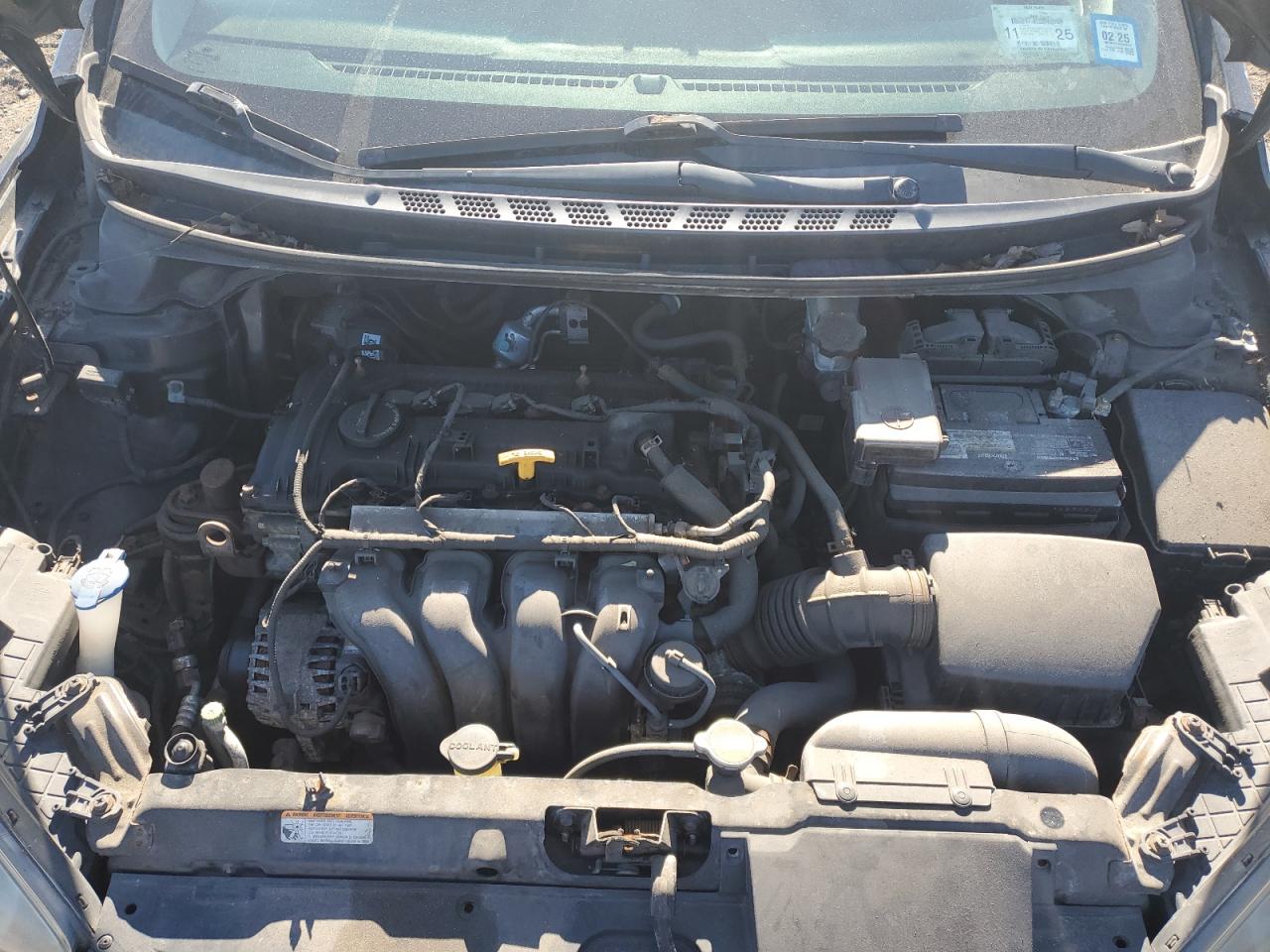 2011 Hyundai Elantra - Image 11