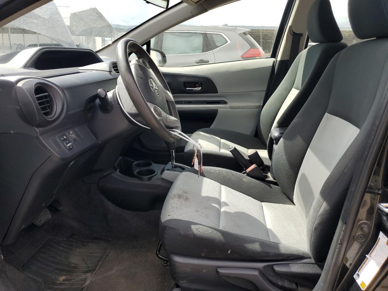 2014 Toyota Prius - Image 7