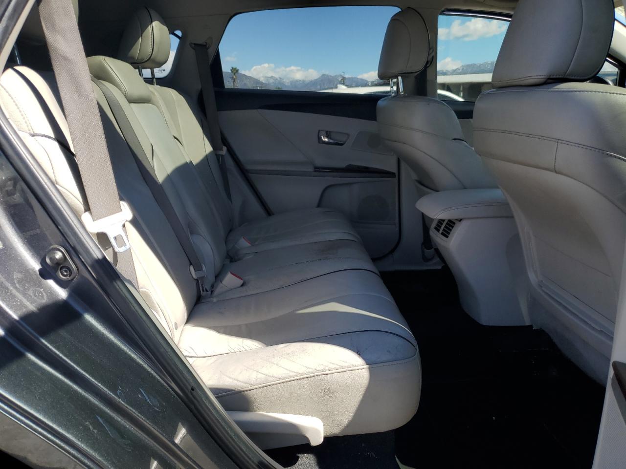 2009 Toyota Venza - Image 11