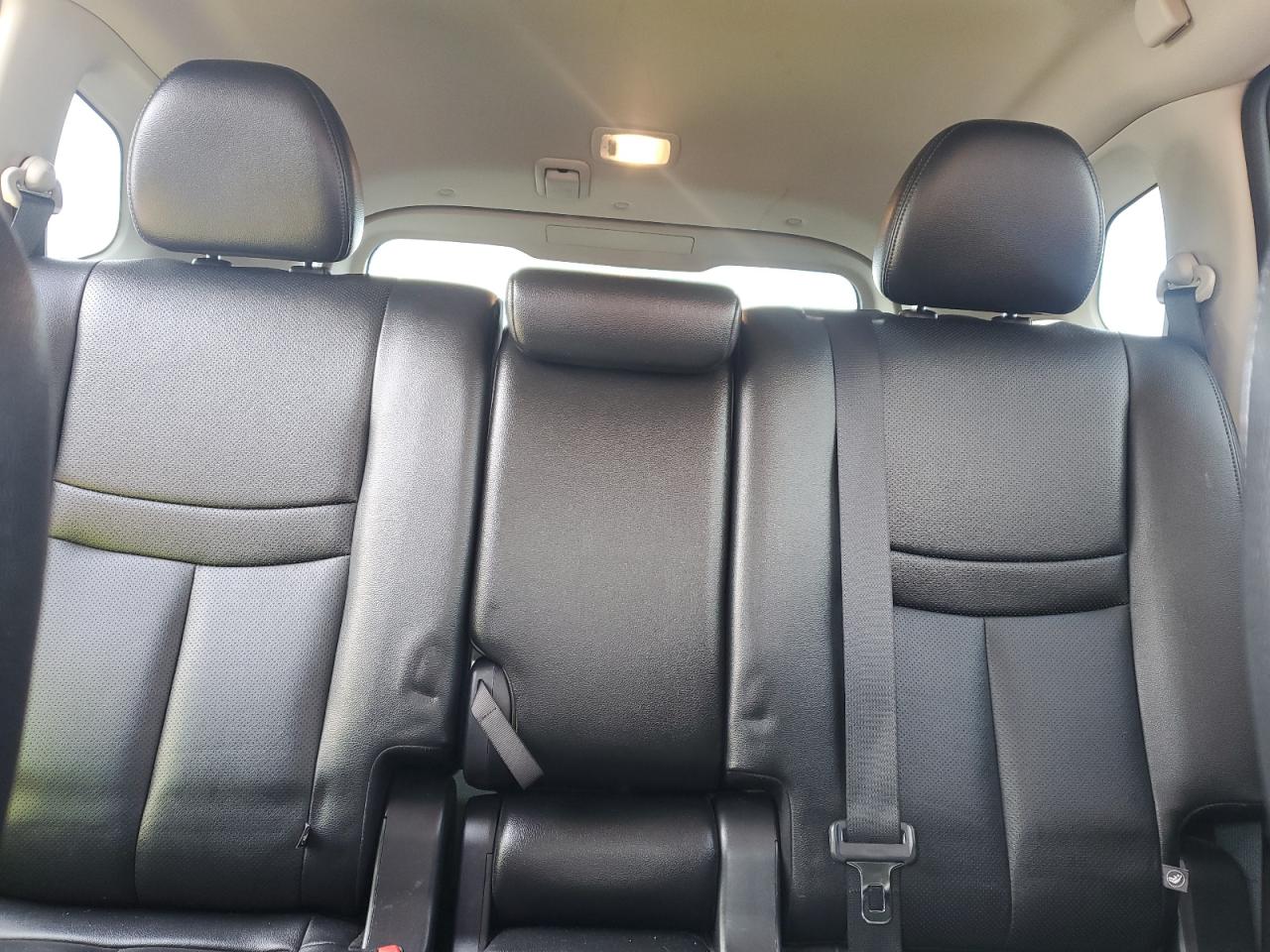 2018 Nissan Rogue - Image 10