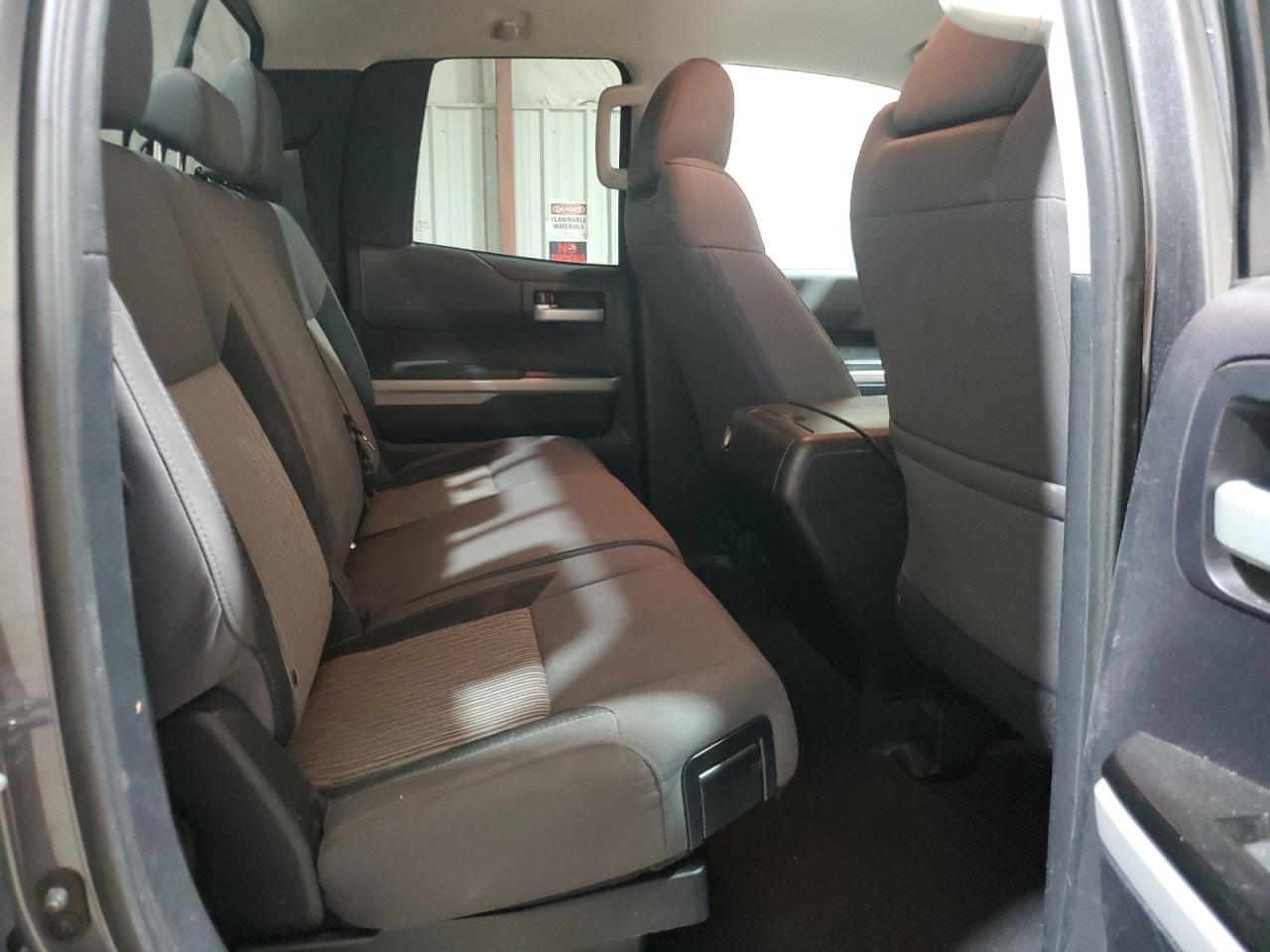 2016 Toyota Tundra - Image 10