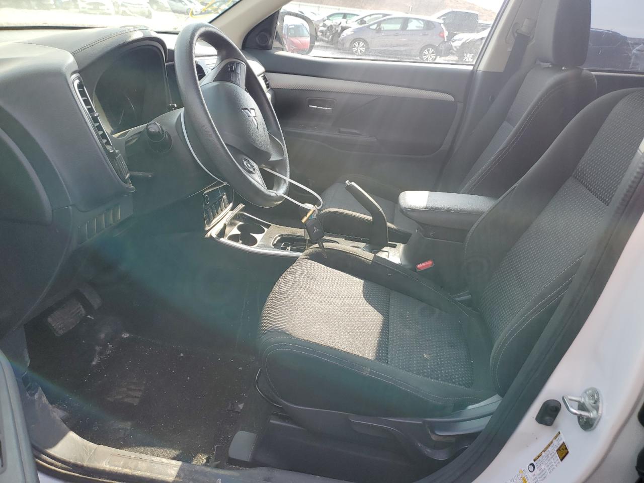 2018 Mitsubishi Outlander - Image 7