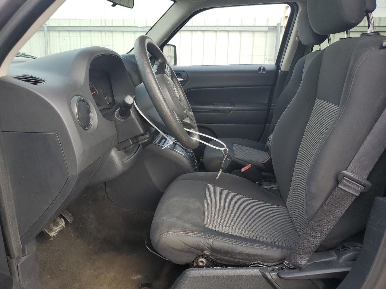2015 Jeep Liberty (Patriot) - Image 7