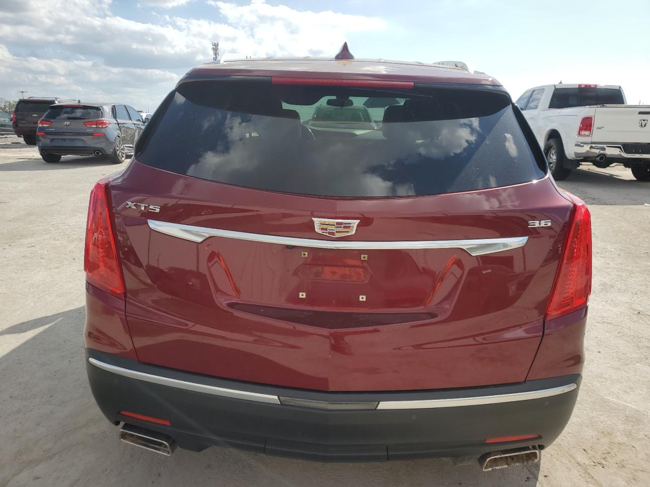 2018 Cadillac XT5 - Image 6