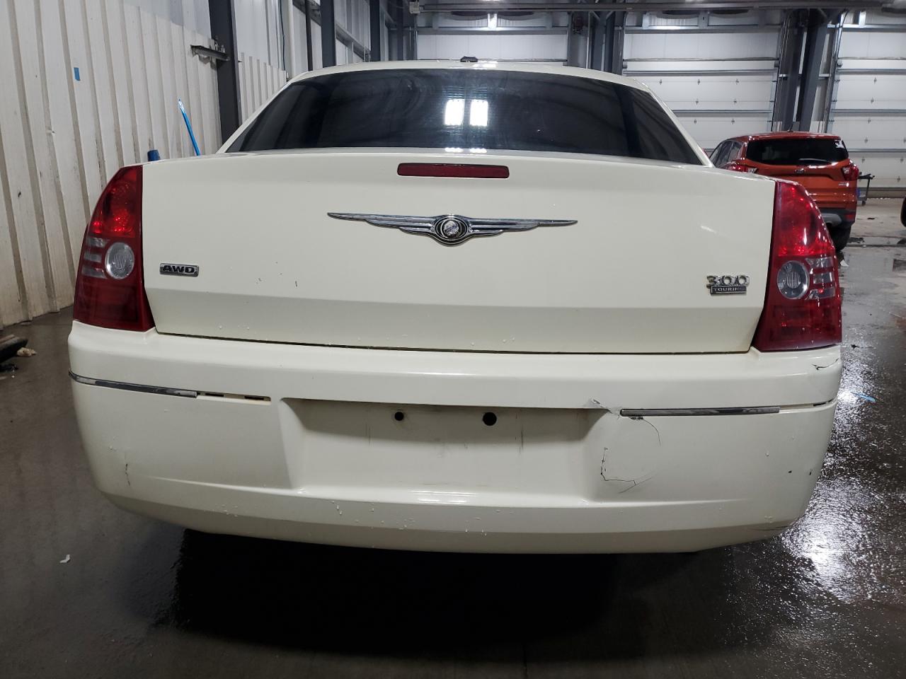 2010 Chrysler 300 - Image 6