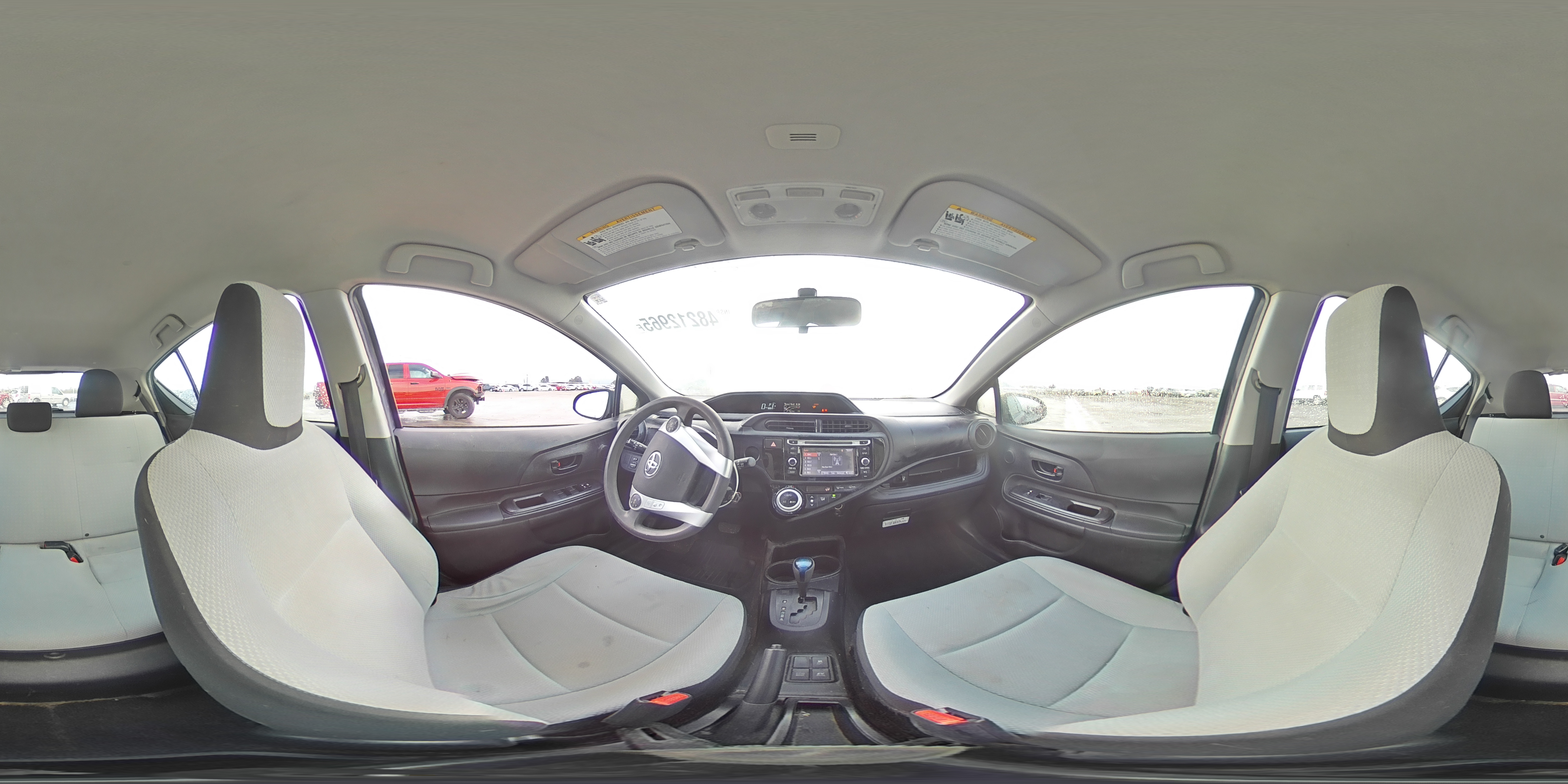 2016 Toyota Prius - Image 13
