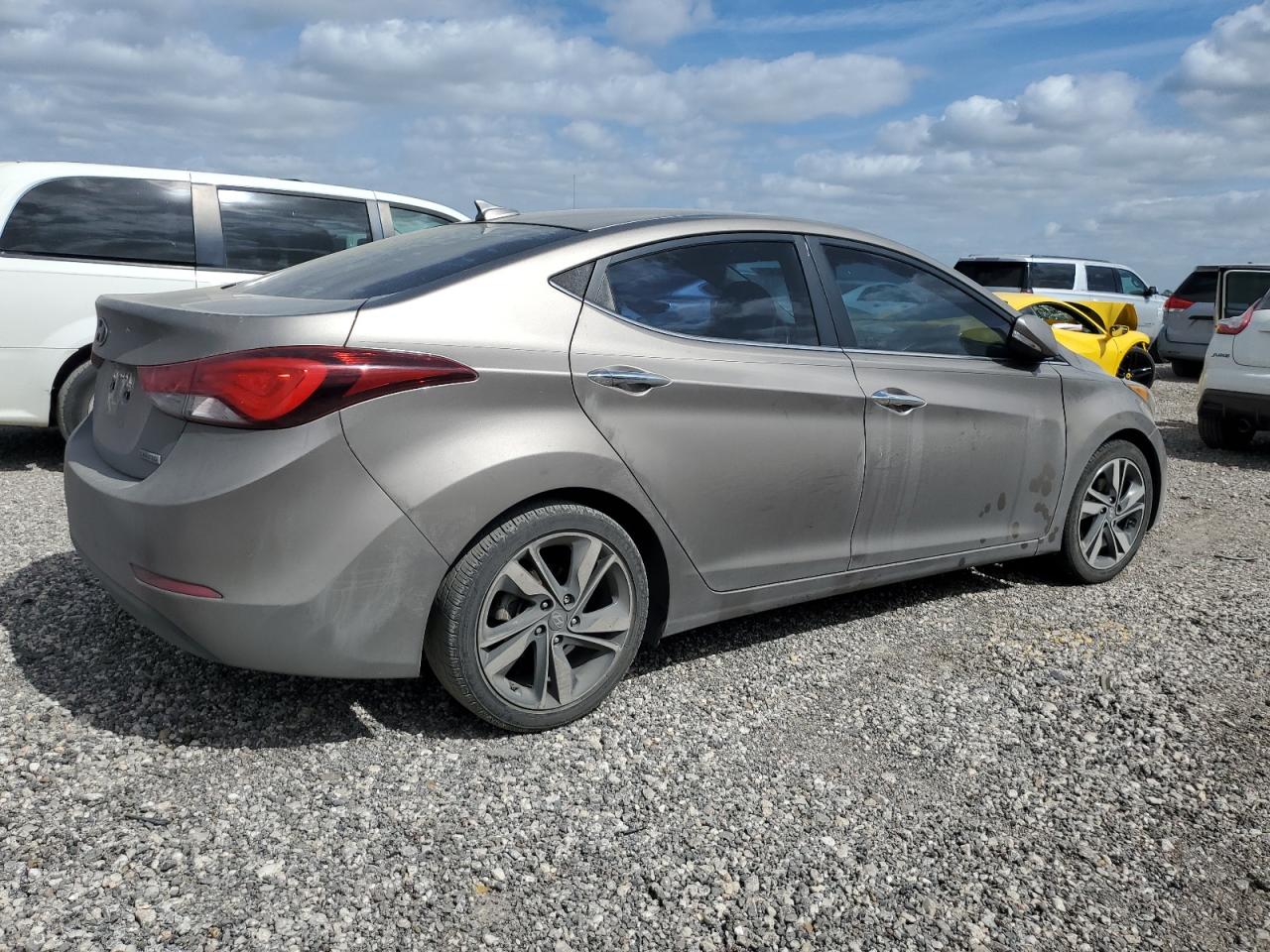 2015 Hyundai Elantra - Image 3