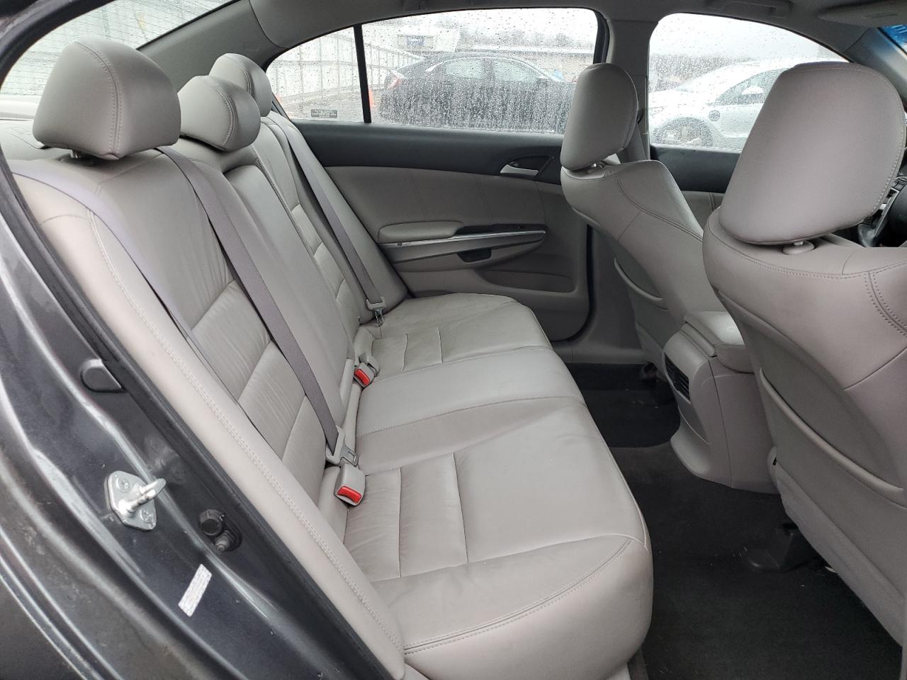 2010 Honda Accord - Image 10