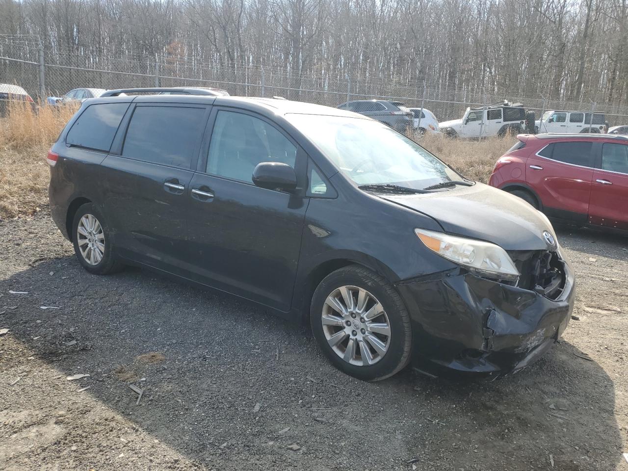 2012 Toyota Sienna - Image 4