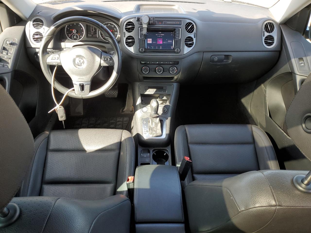 2016 Volkswagen Tiguan - Image 8
