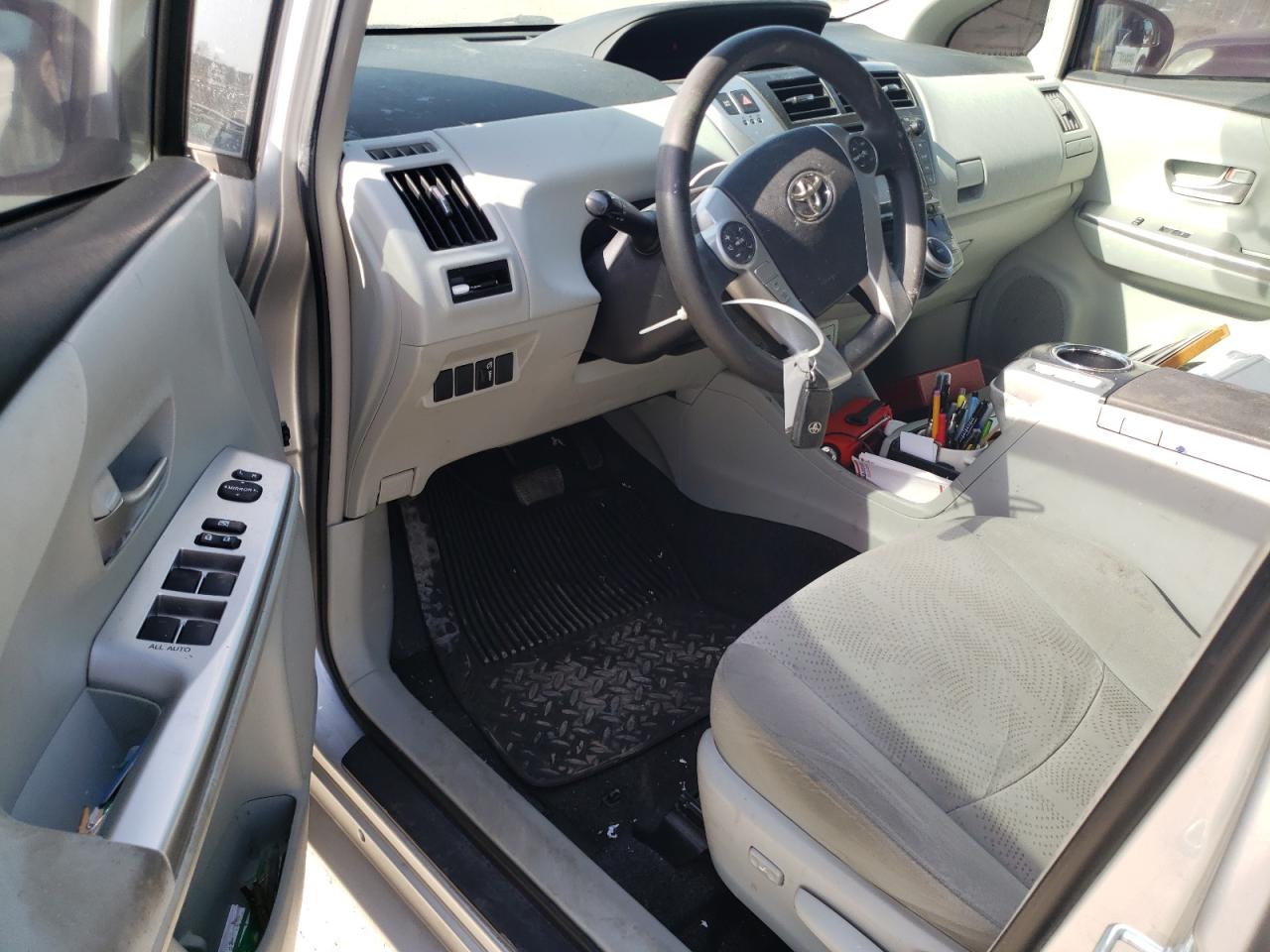 2012 Toyota Prius - Image 8