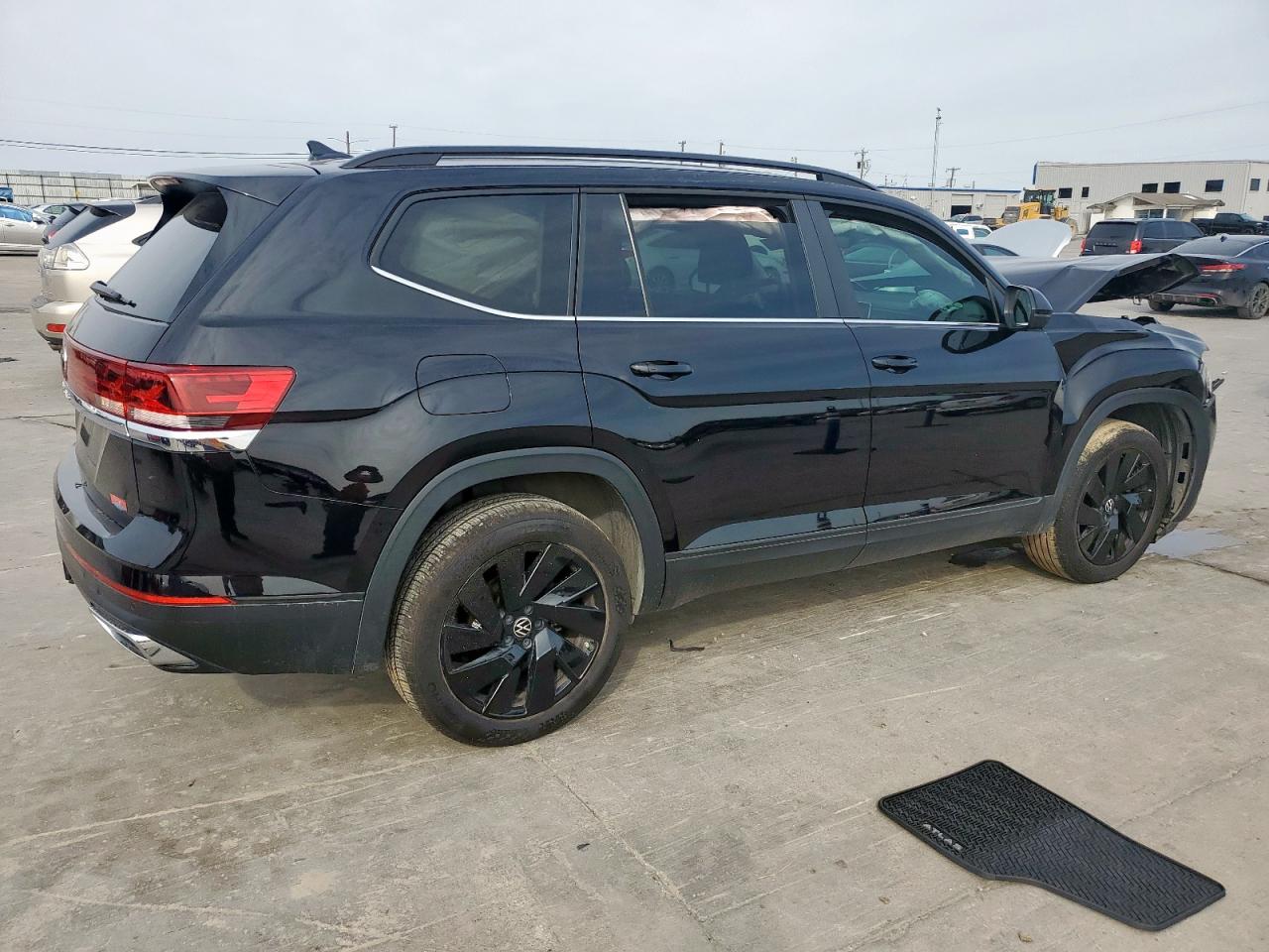 2024 Volkswagen Atlas - Image 3