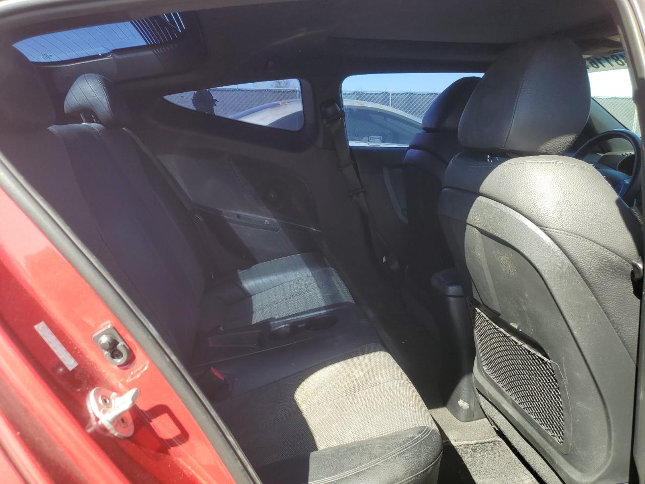 2016 Hyundai Veloster - Image 10