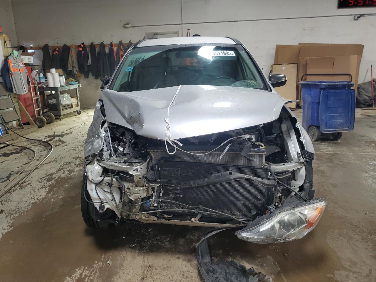 2011 Honda CR-V - Image 5