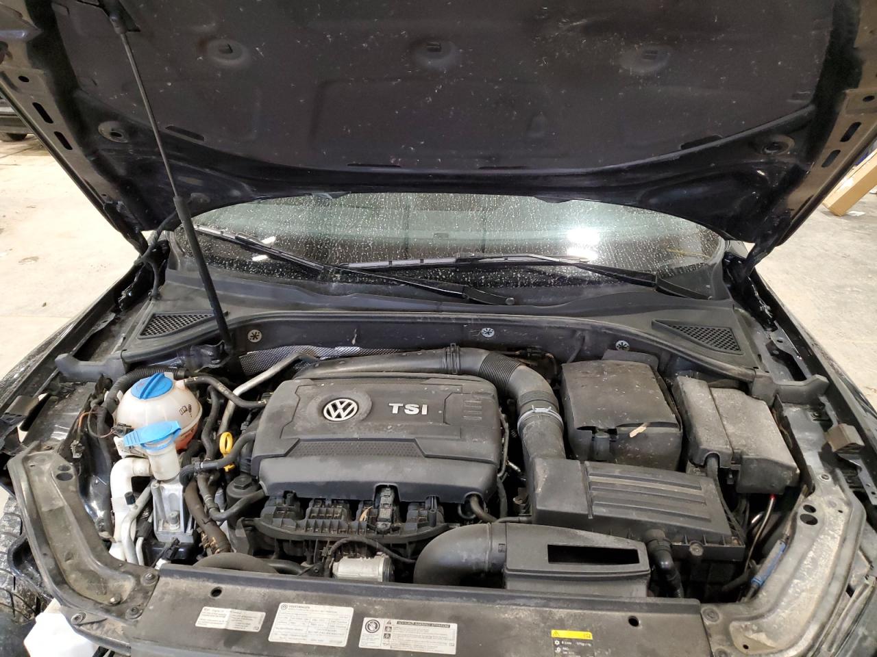2017 Volkswagen Passat - Image 11