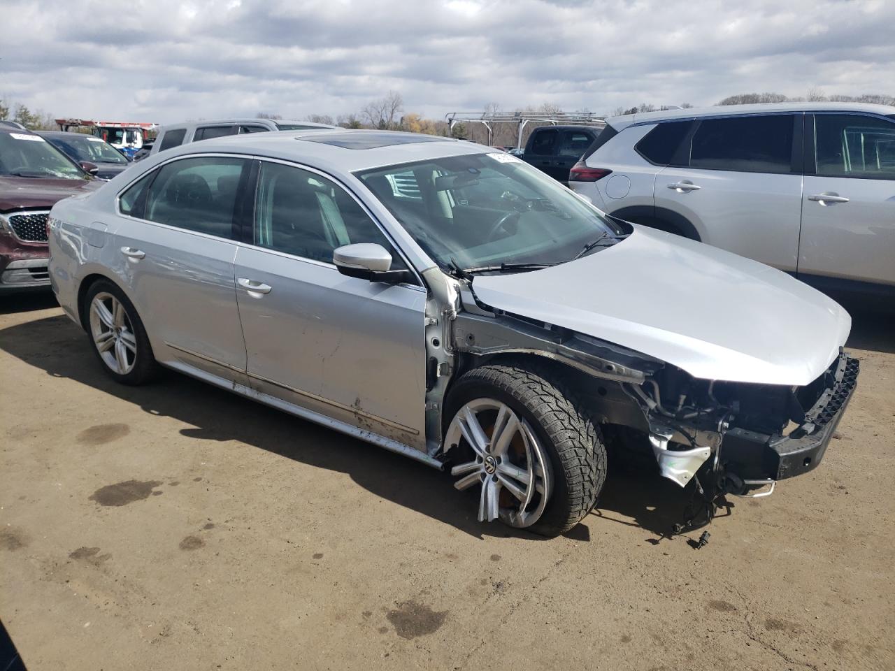 2015 Volkswagen Passat - Image 4