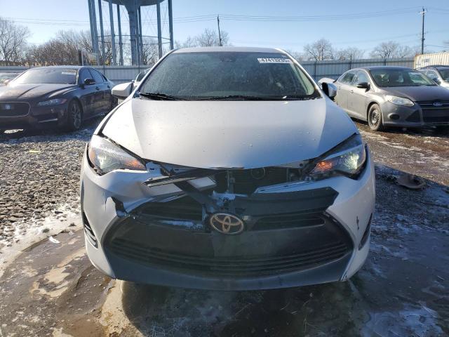  TOYOTA COROLLA 2017 Srebrny