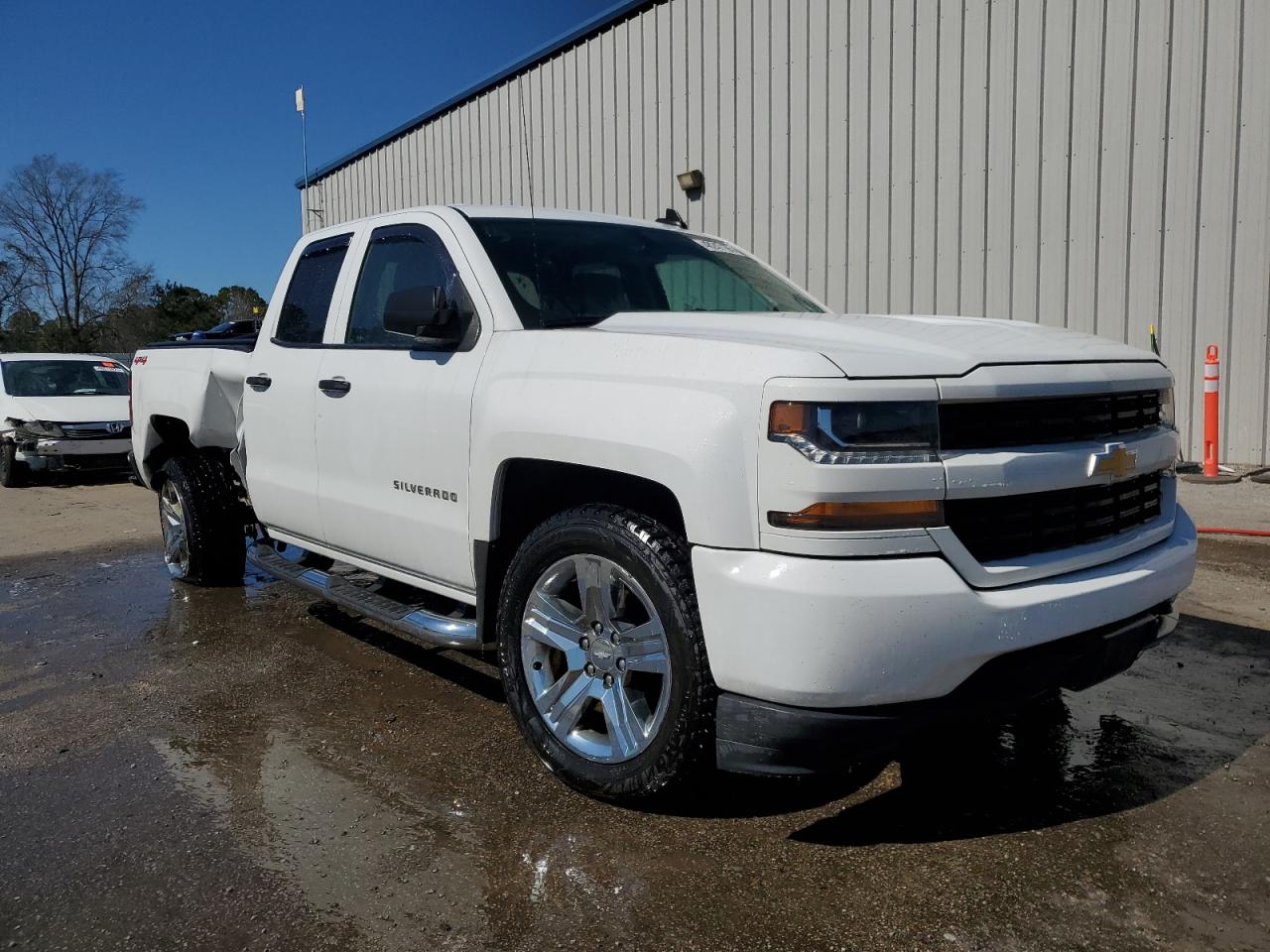 2018 Chevrolet Silverado - Image 4