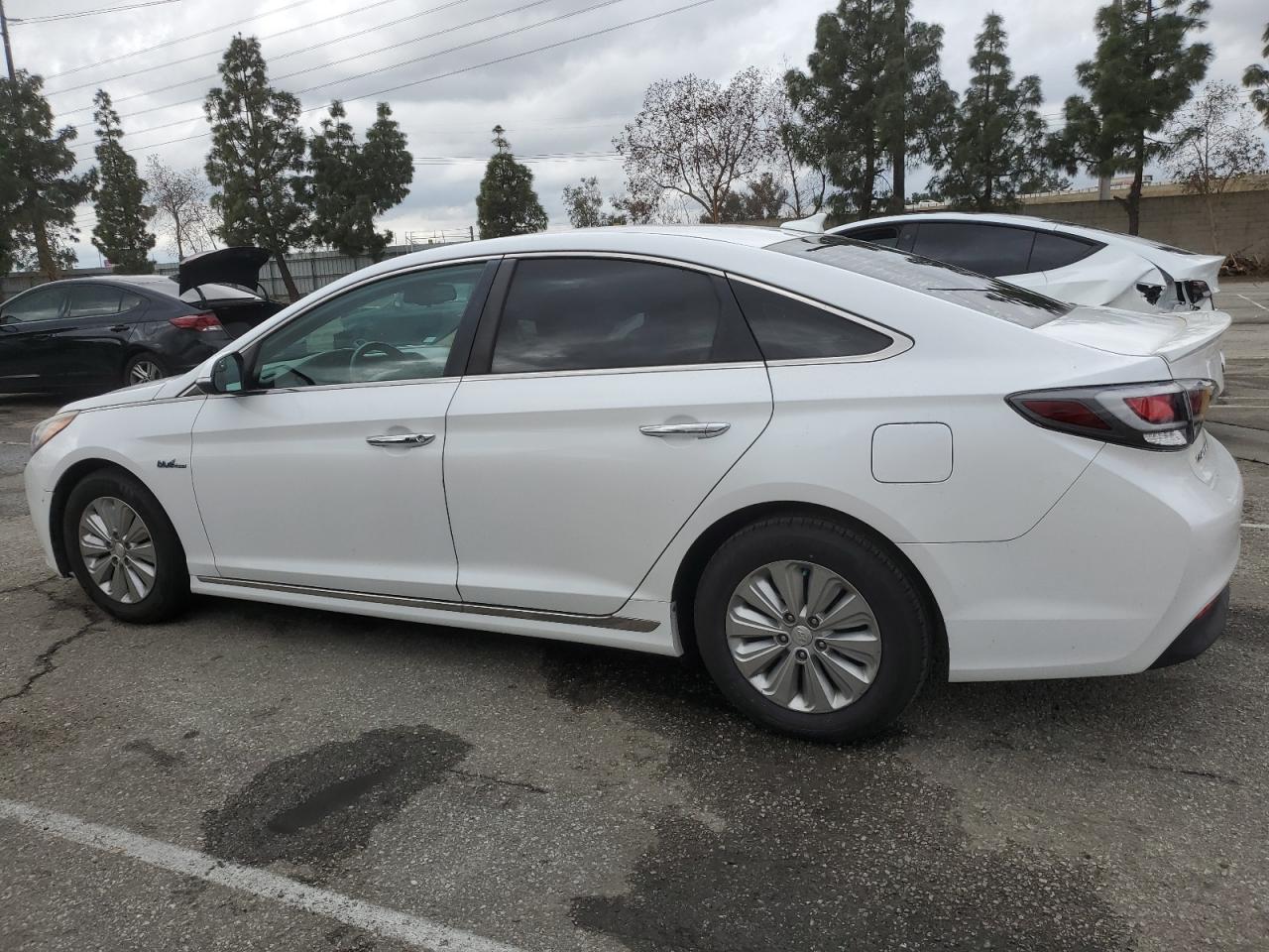 2016 Hyundai Sonata - Image 2