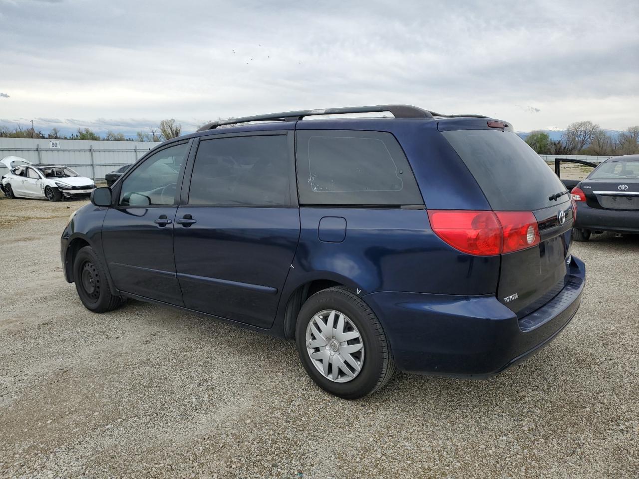 2006 Toyota Sienna - Image 2