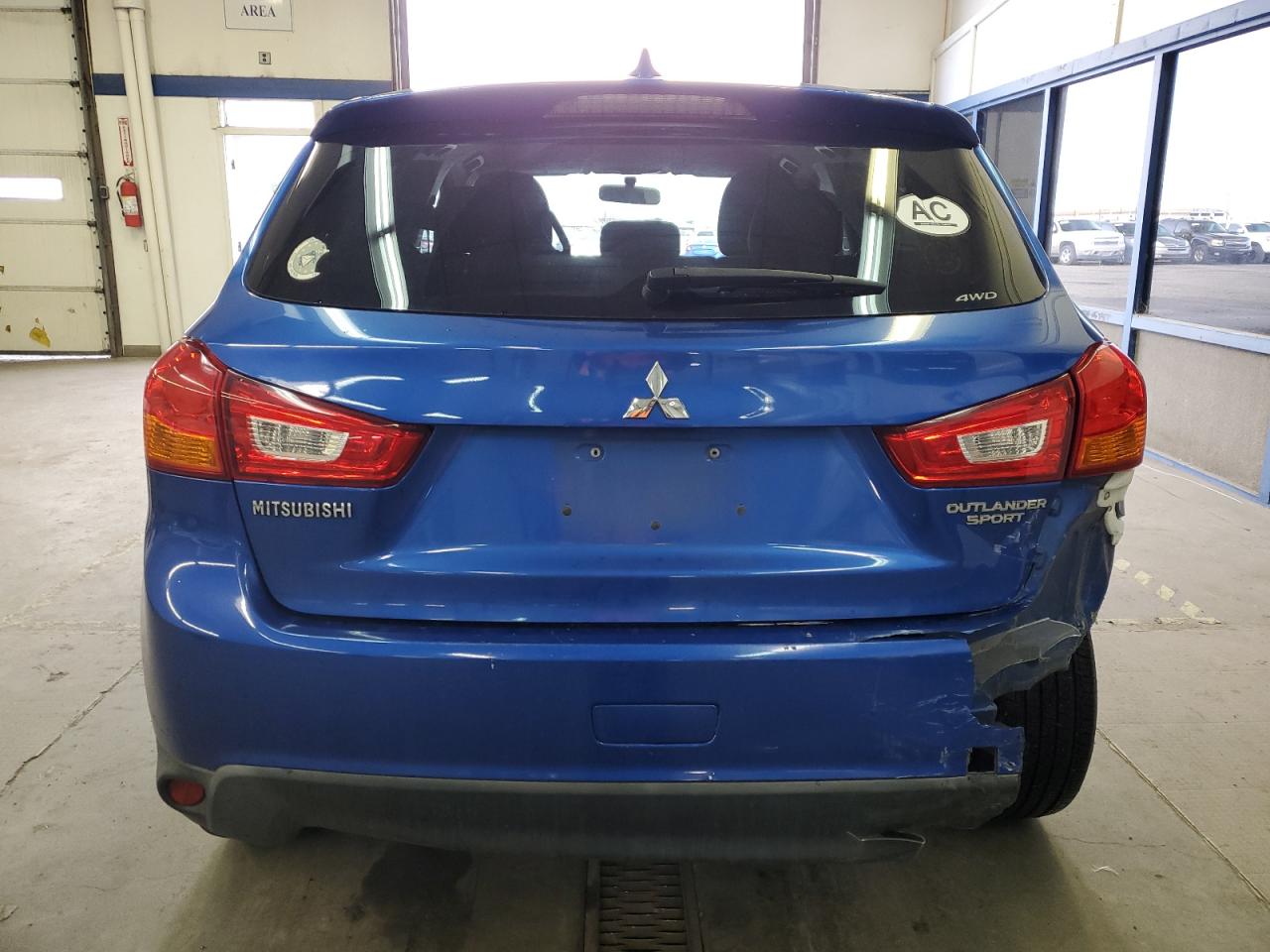 2017 Mitsubishi Outlander - Image 6