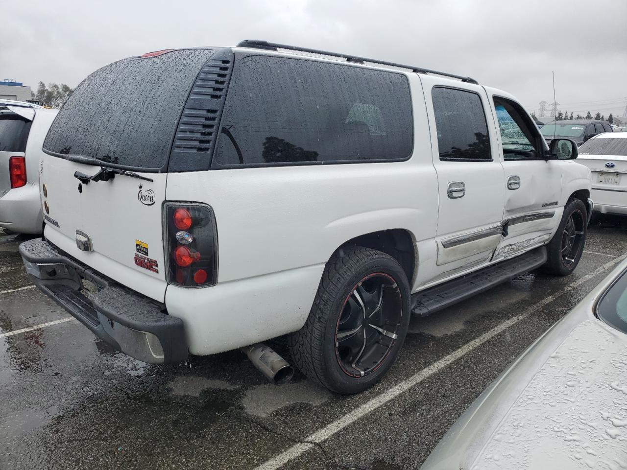 2003 GMC Yukon - Image 3
