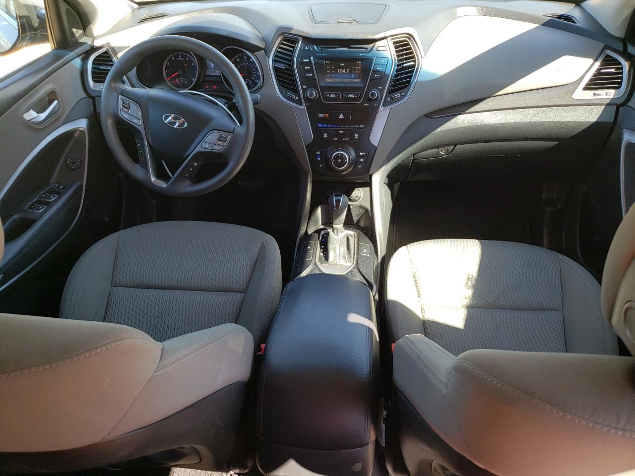 2015 Hyundai Santa Fe - Image 8