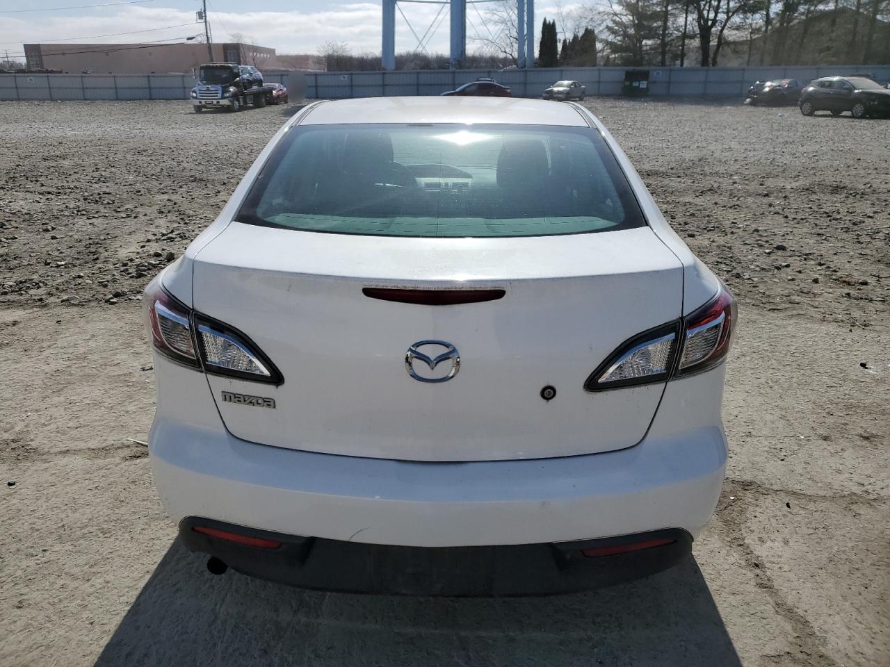 2011 Mazda 3 - Image 6