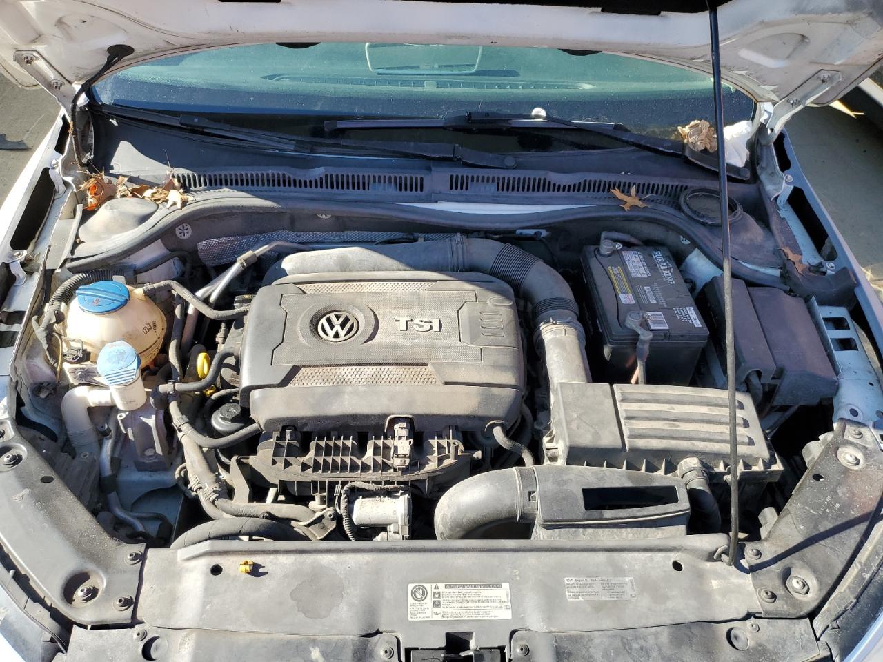 2014 Volkswagen Jetta - Image 11