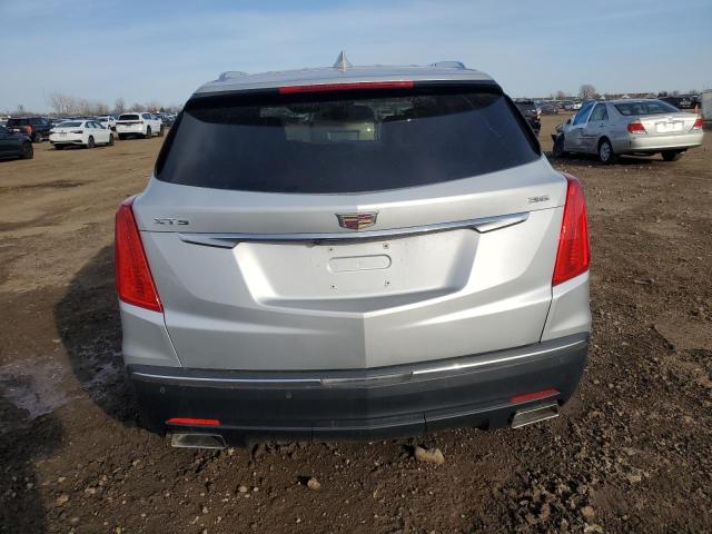  CADILLAC XT5 2018 Srebrny
