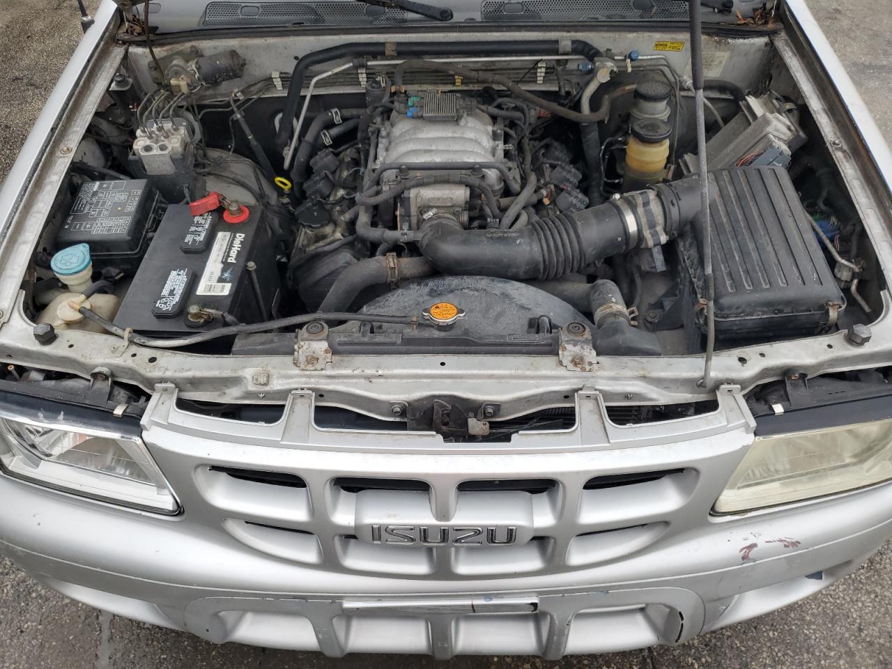 2001 Isuzu Rodeo - Image 12