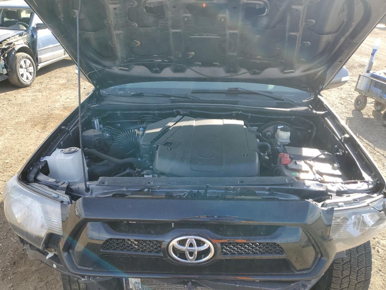 2015 Toyota Tacoma - Image 11