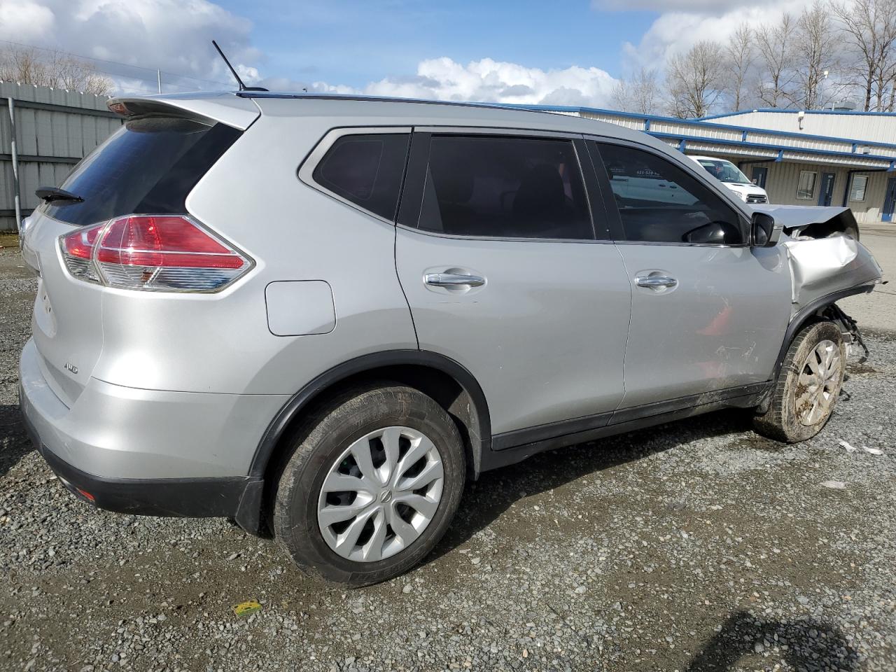 2015 Nissan Rogue - Image 3